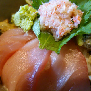 海鮮丼(莉久 （リキュウ）)