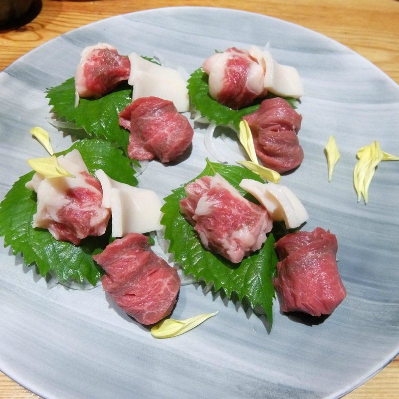 馬刺し(菅乃屋ホルモン)