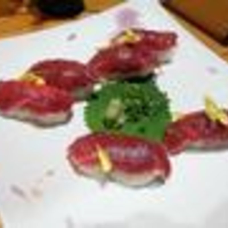 馬肉のお寿司(菅乃屋ホルモン)