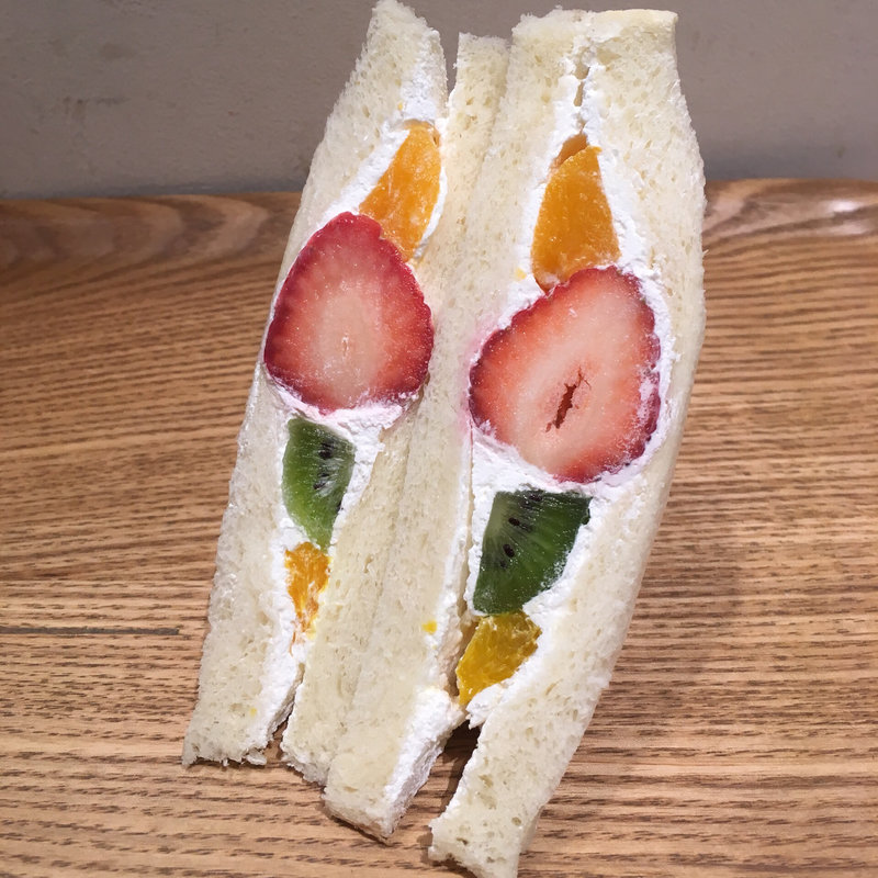 フルーツサンドイッチ(Raggruppi 期間限定ショップ)