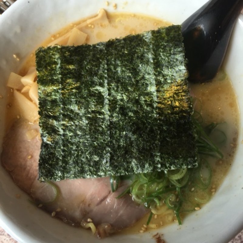 とんこつラーメン(菊乃屋 青山店)