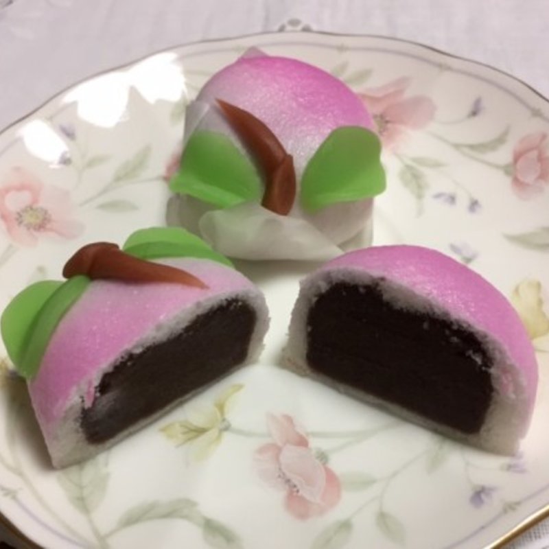 桃まんじゅう(菓匠　穂俵 )