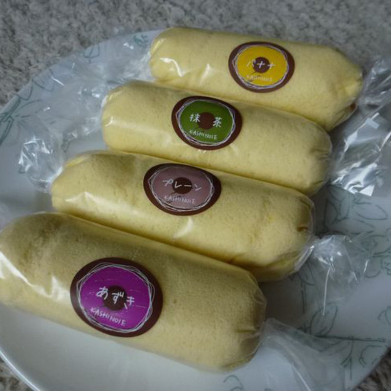 ロールオムレット(プレーン、あずき、抹茶、バナナ）(有限会社菓子の家)