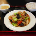 エビと豚肉の野菜炒め+点心 （ランチ）