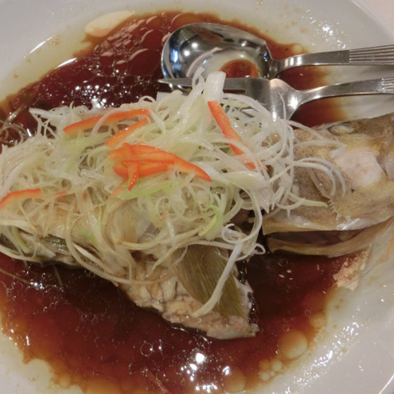 黄ハタの姿蒸し(華錦飯店)