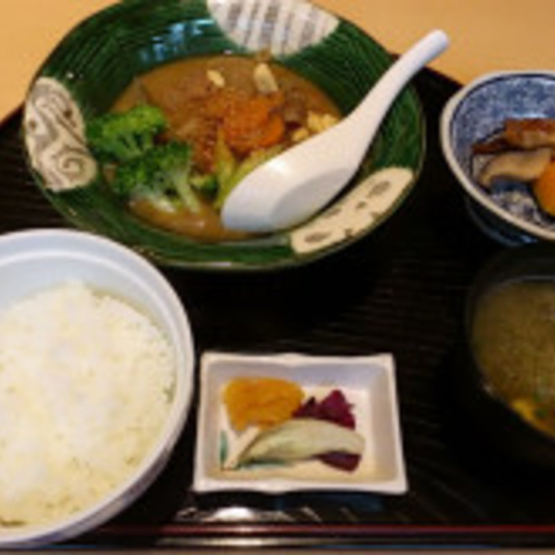 黒毛和牛すじ煮込ランチ(萬喜)