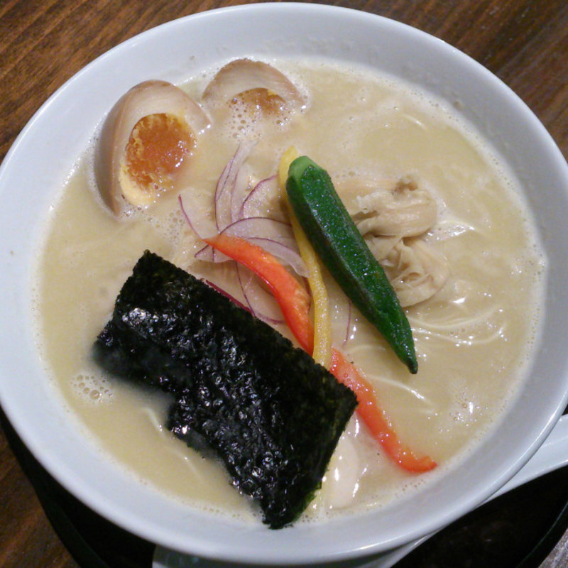 燻玉入り鶏白湯そば(葵 )