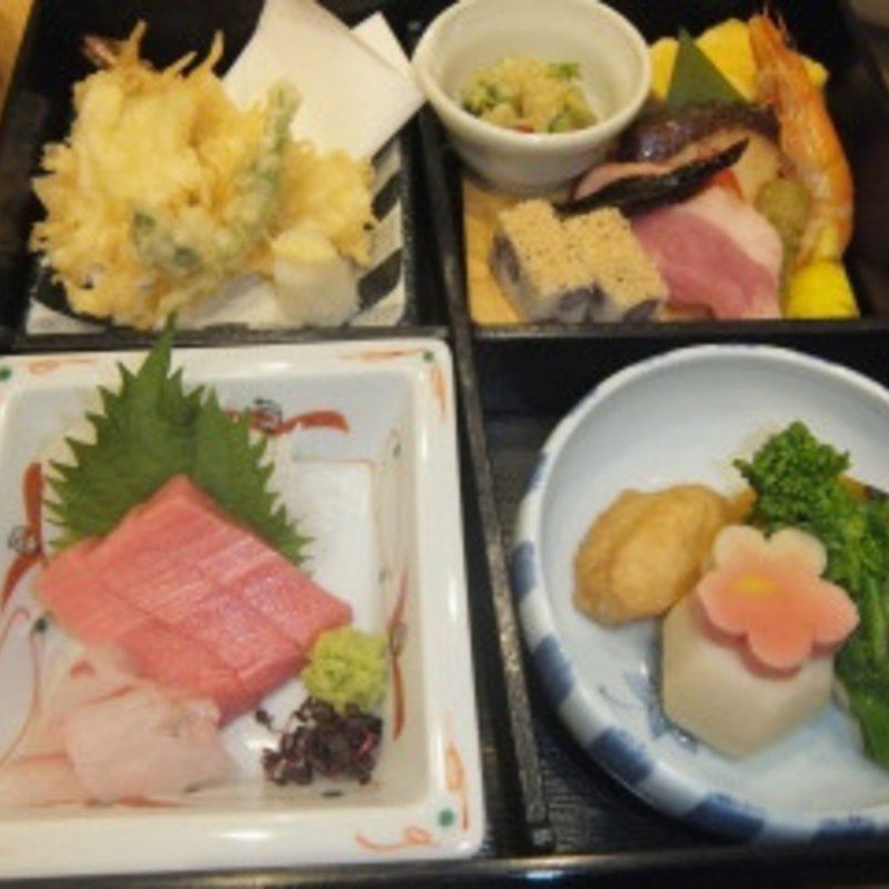 会席弁当(葵丸進)