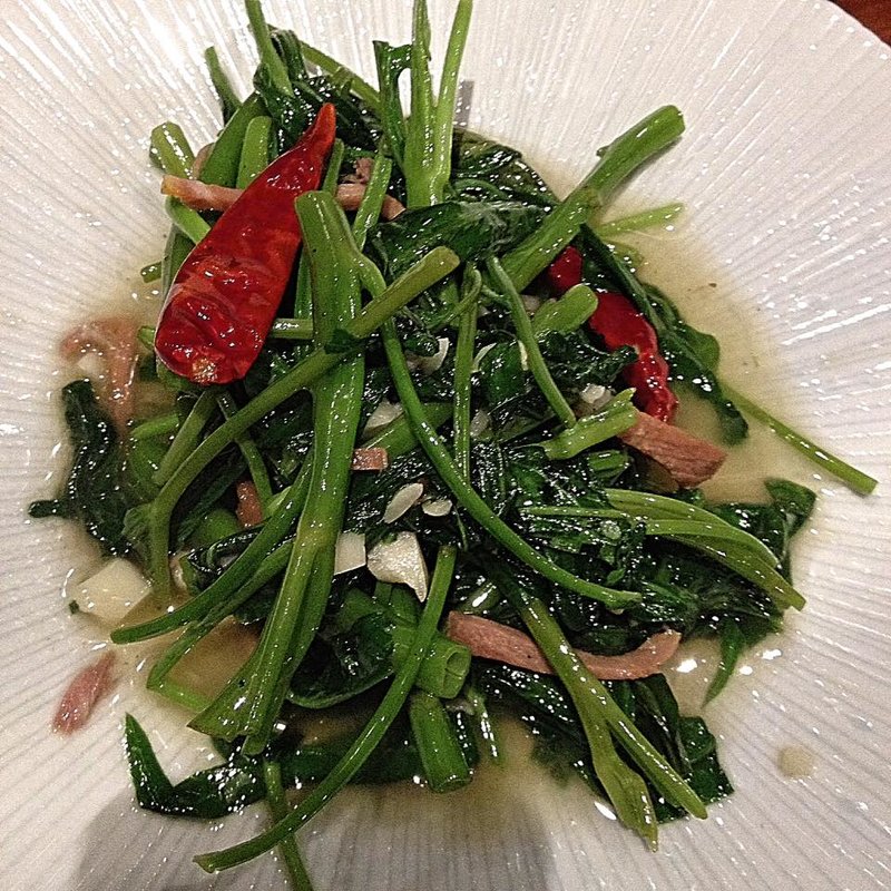 季節の青菜炒め 雲南ハム炒め(蓮香)