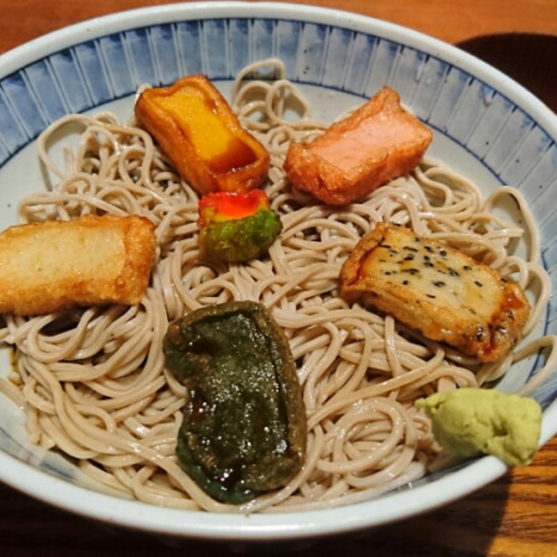 麩嘉さんの揚げ生麩蕎麦(冷)(蕎麦道 武蔵野 )