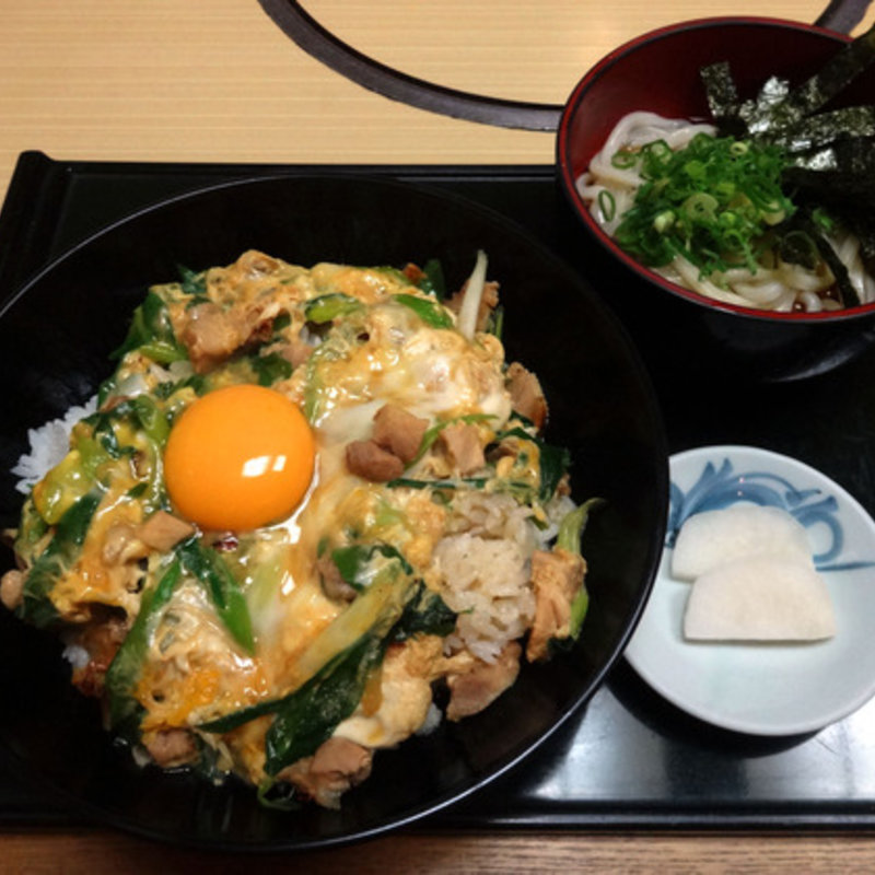 炙り鶏の親子丼(藤よし うどんそば店 （ふじよしうどんそばてん）)