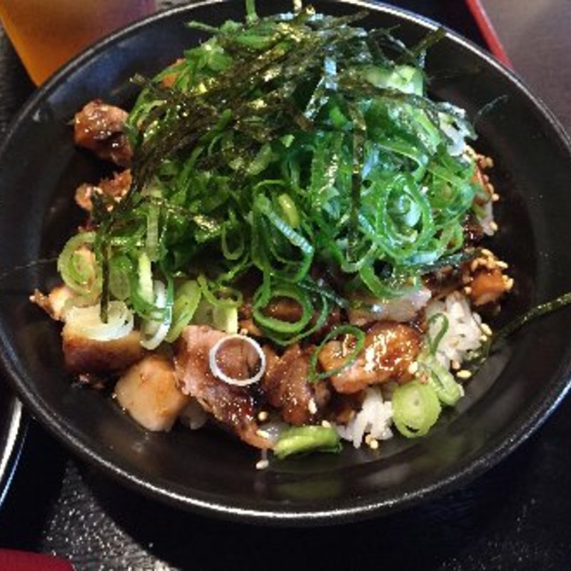 チャーシュー丼(虎と龍 )