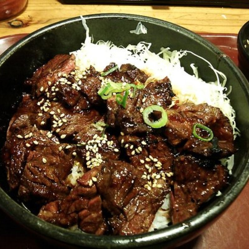 ハラミ丼肉増増(肉丼専門店 西宮肉劇場)