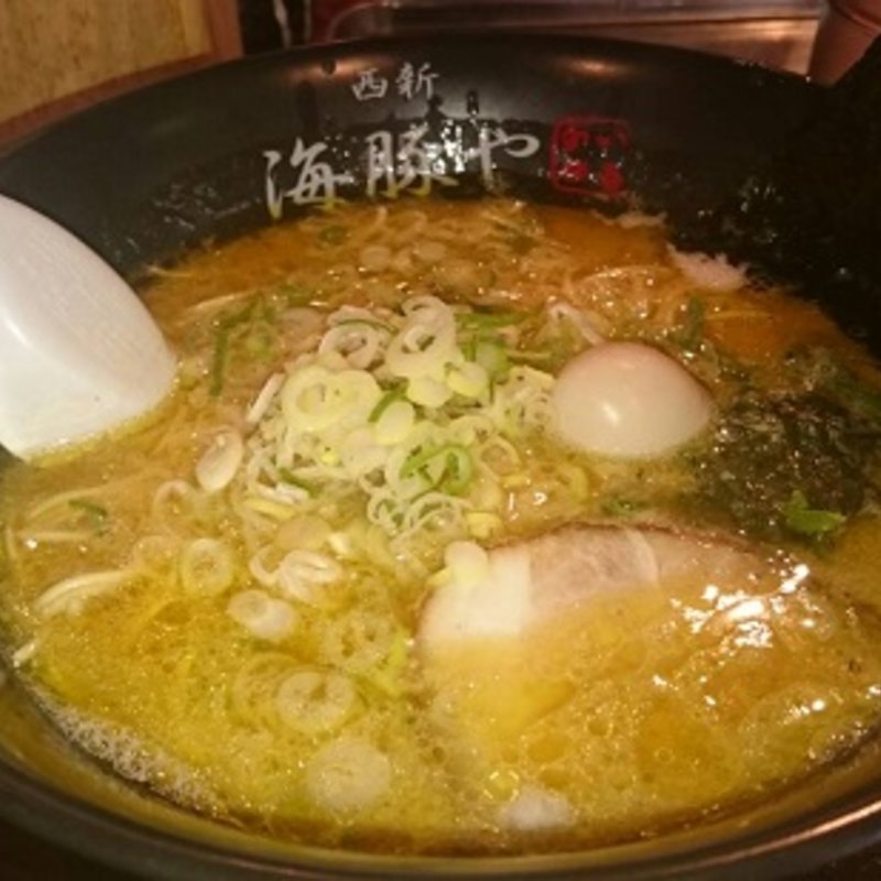豚骨ラーメン(西新 海豚や)