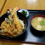 特大海老天丼(角新食堂)