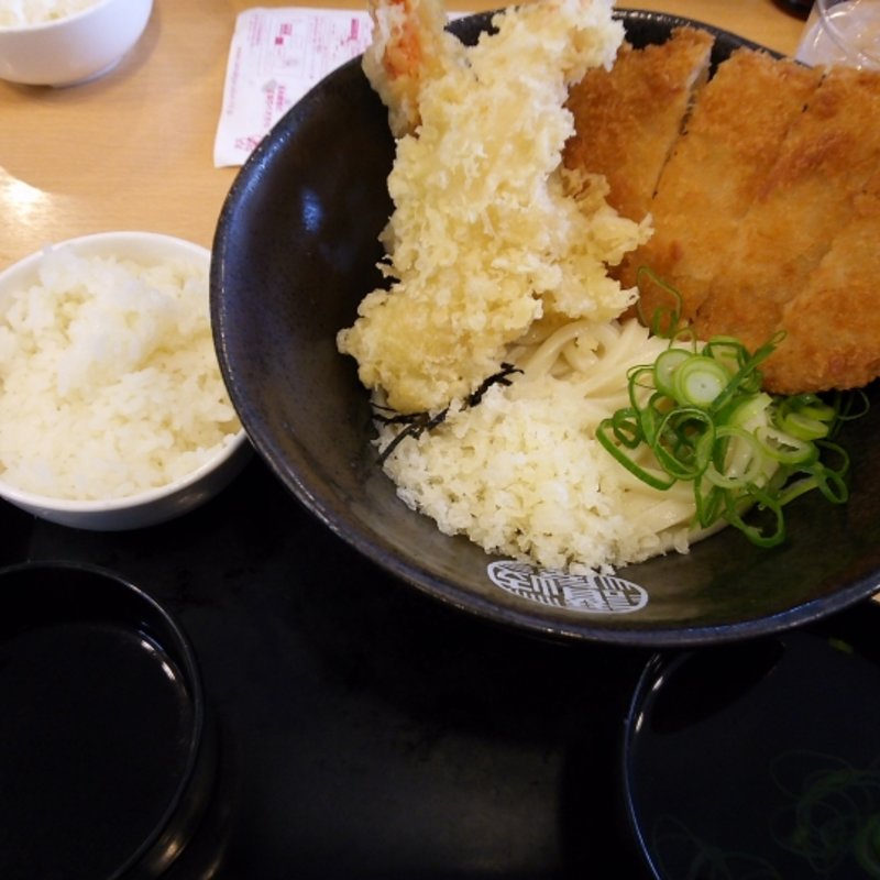 とんかつ特海老天ぶっかけうどん(讃岐屋紙屋町店)