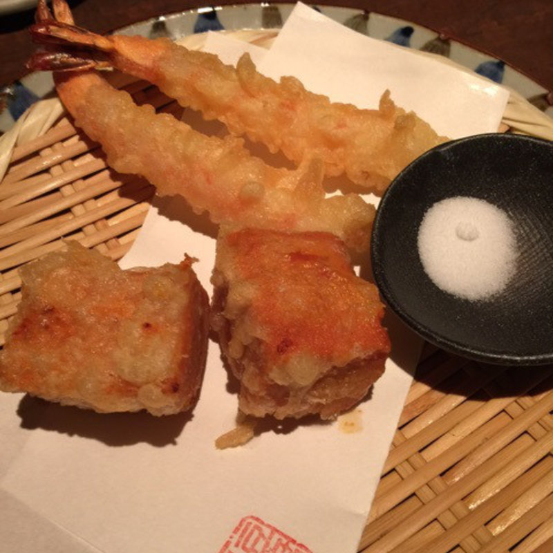 海老とゴマ豆腐の天ぷら(豆腐料理 空野 南船場店 （【旧店名】空ノ庭）)