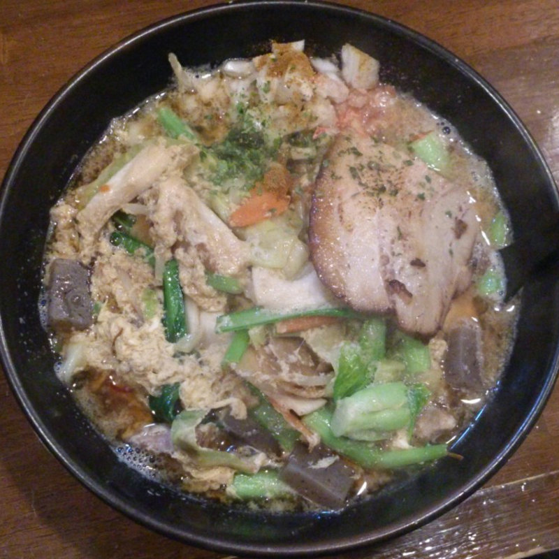 とんこつヤサイ玉子とじ麺(豚のらーめん 弐番手 )