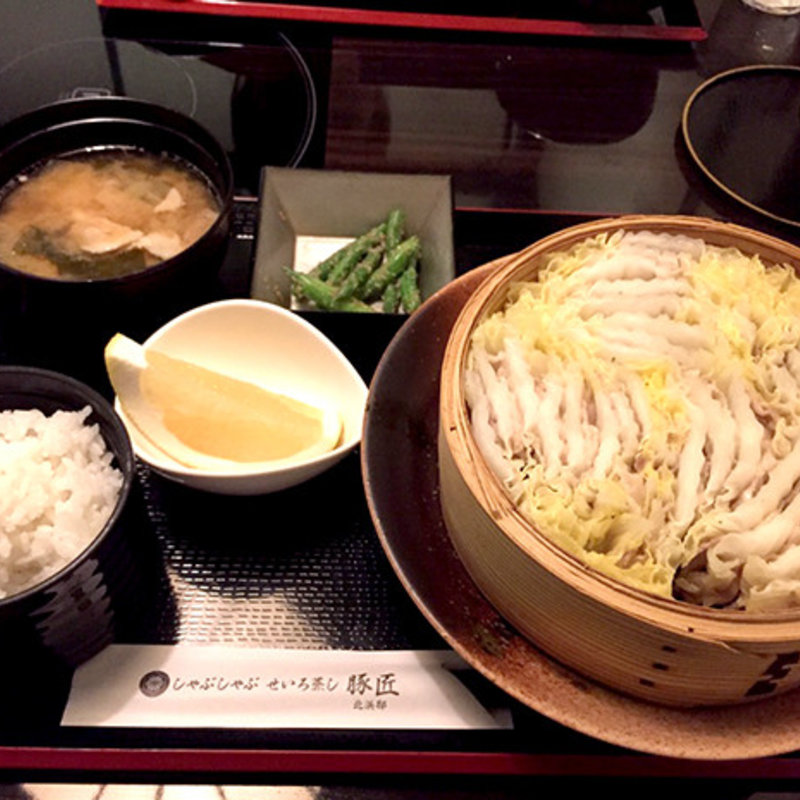 桜ポークと白菜のミルフィーユせいろ蒸し(豚しゃぶせいろ蒸し 豚匠 北浜邸)