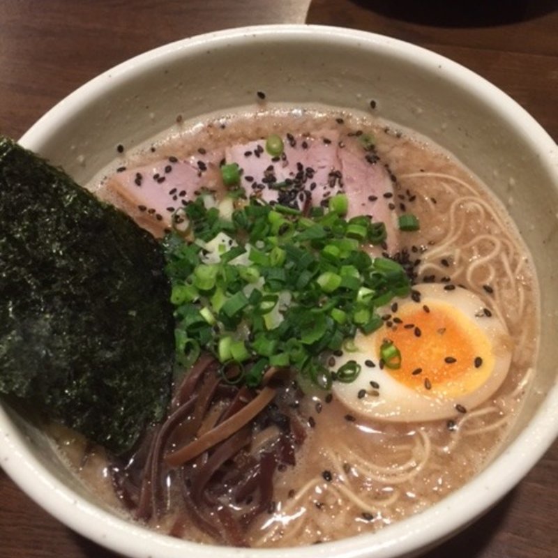 コッテリ豚骨ラーメン(らぁ麺 いちご家)
