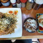 あぶらー麺(豚骨らーめん ひむか屋 千歳船橋店)