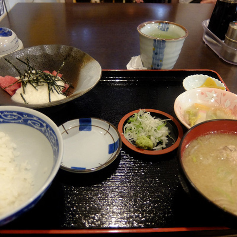 まぐろの山かけ定食(輝 （かがやき）)