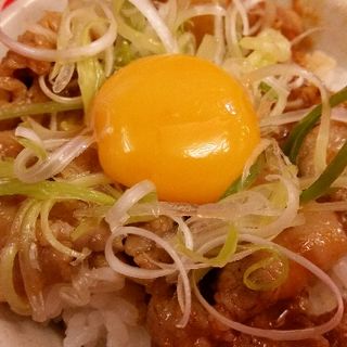 豚ドラ丼(辛口ガチ味噌肉ソバ ひるドラ 本店 )