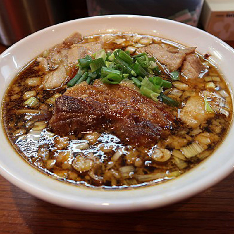 炙り肉の濃口醤油らーめん(麺と肉　だいつる　ひるドラ鶴橋)