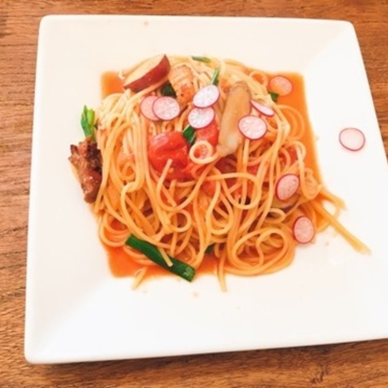 たっぷりお野菜とトマトソース　スパゲティ(OMOしろい （オモシロイ）)