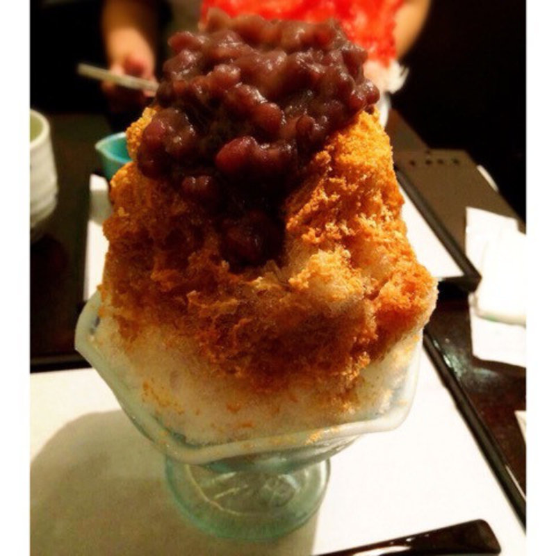 黒蜜きな粉小豆のせのカキ氷(追分だんご本舗)