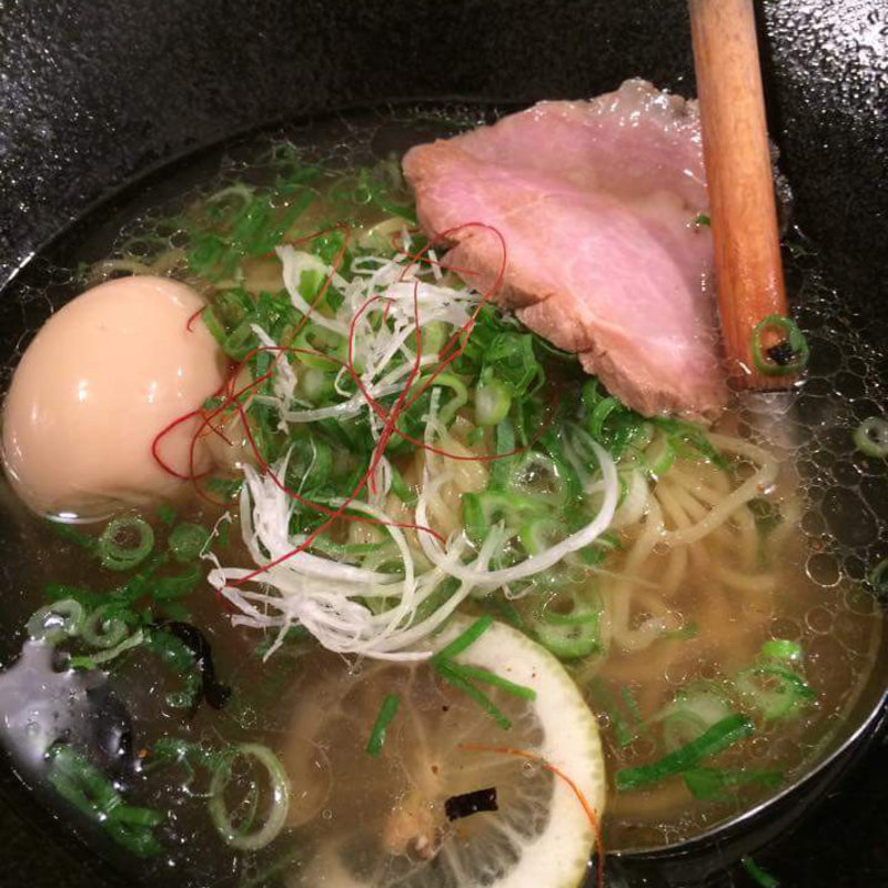 鯛塩ラーメン(進化驀進 本町店)