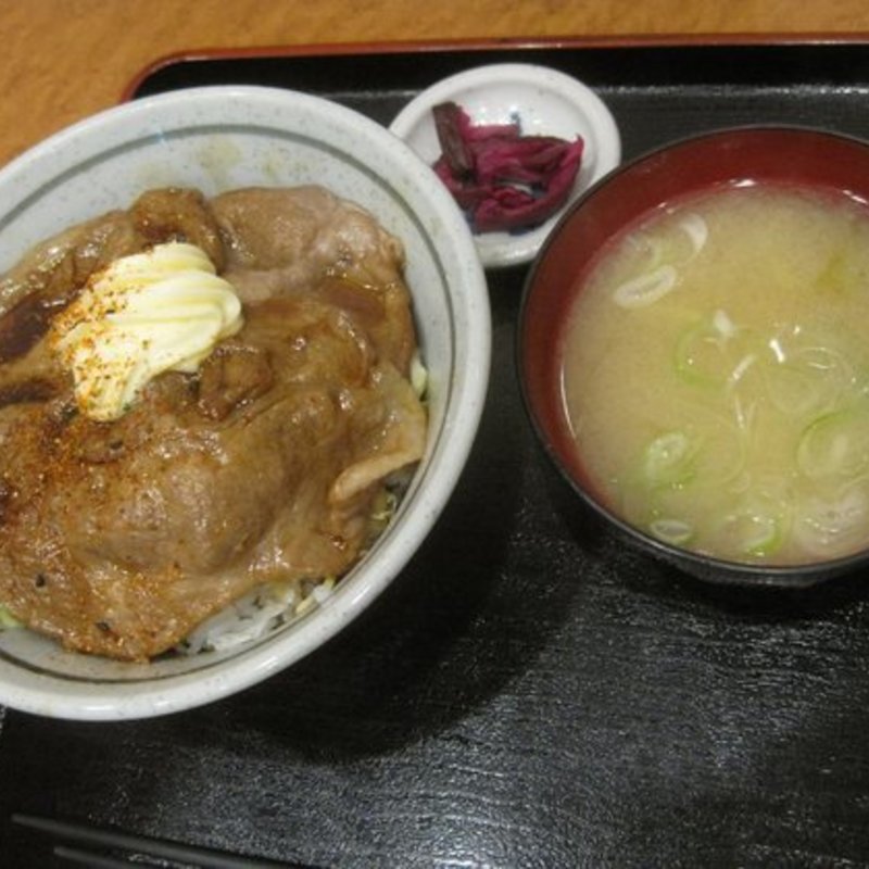 焼肉丼(遊のそば)