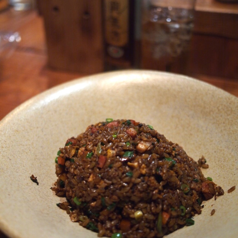 黒チャーハン(遊猿)