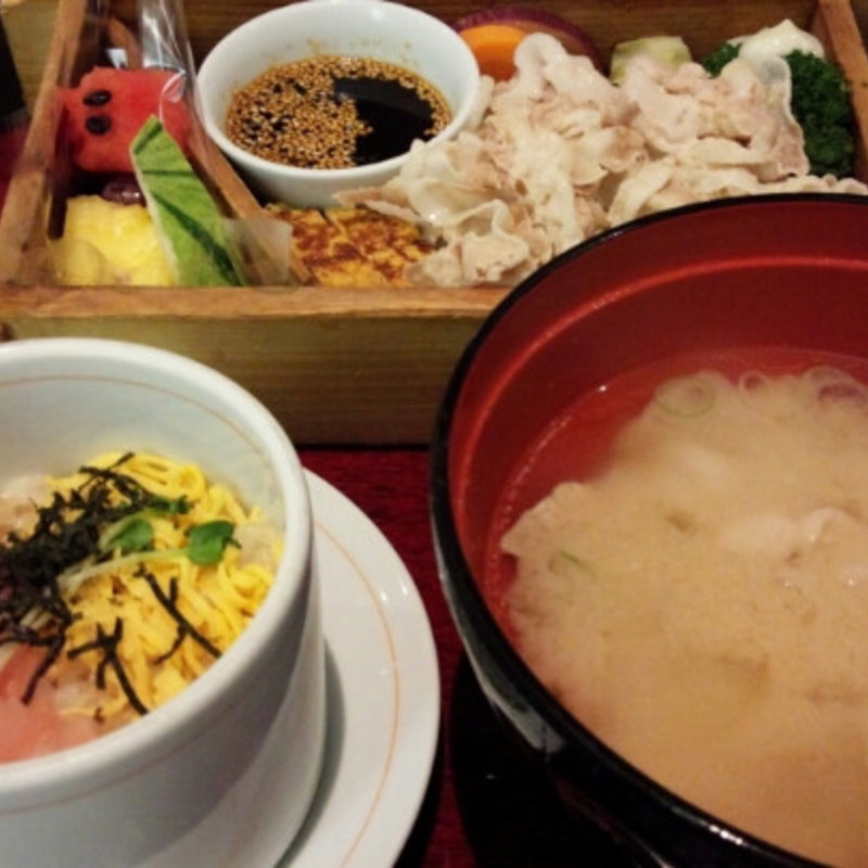 黒豚豚汁ｾｯﾄ(遊食豚彩いちにいさん日比谷店)