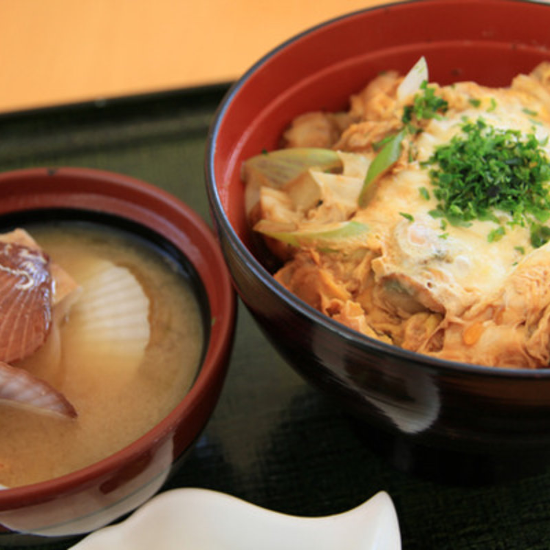 ホタテの稚貝の卵丼(道の駅 ゆ～さ浅虫 )