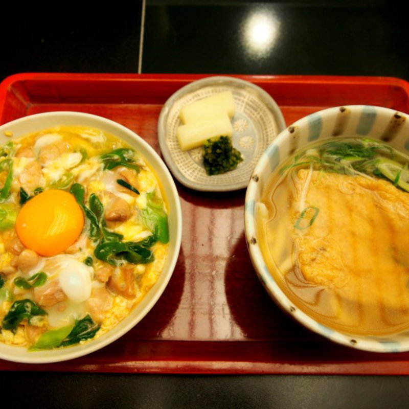 親子丼ときつねうどんのセット(道頓堀今井 本店)