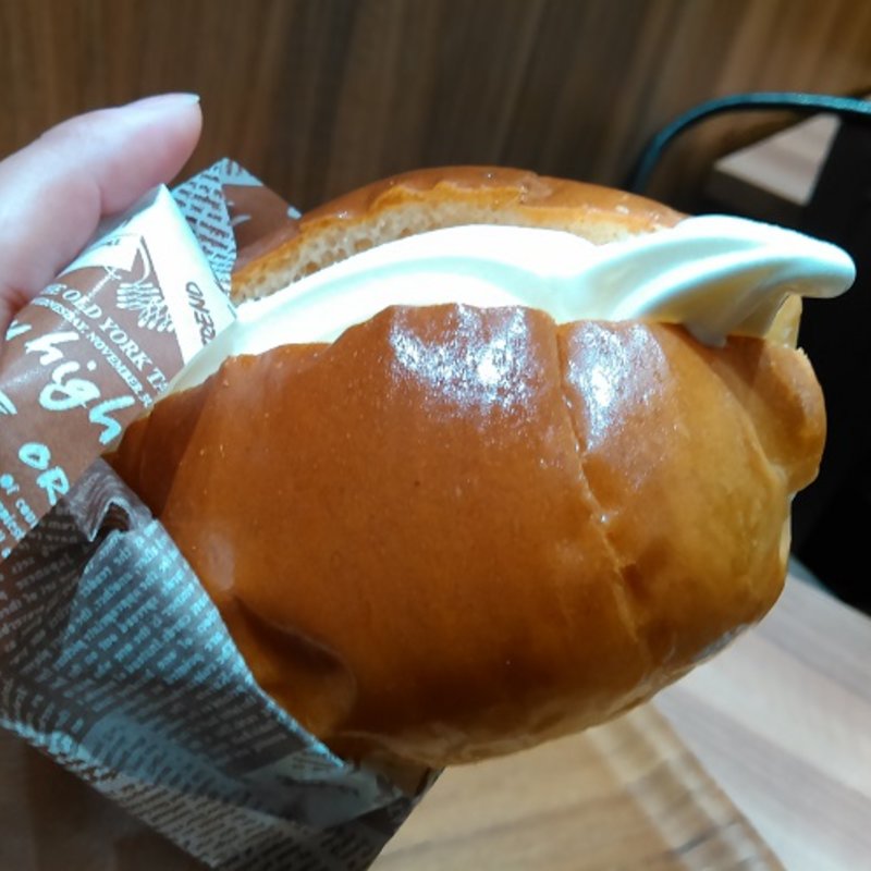 塩バターロールソフト(那須千本松牧場 宇都宮駅ビル パセオ店)