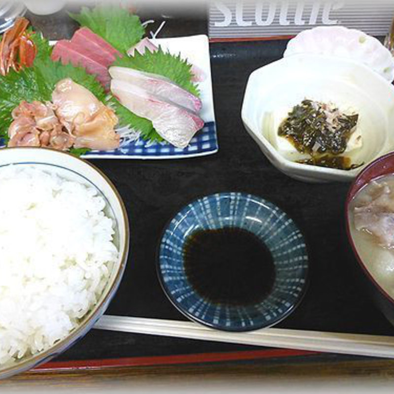 刺身盛り合わせ定食(郷)