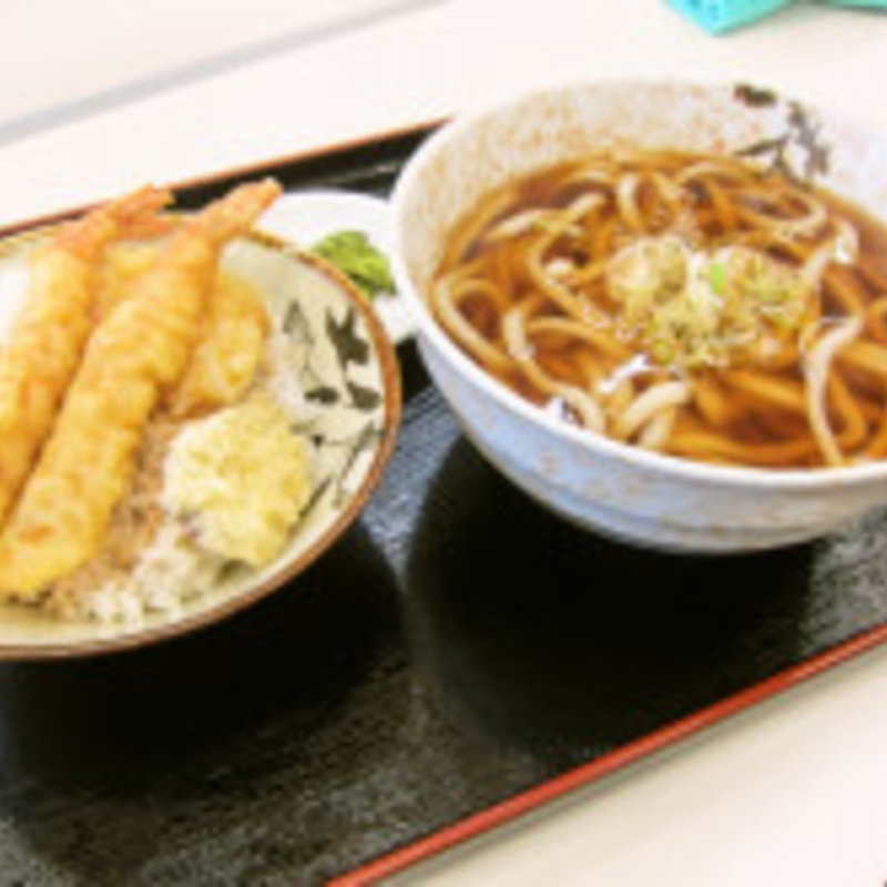 エビミニ天丼セット（うどん）(酒々井パーキングエリア 上り ショッピングコーナー （シスイパーキングエリア ノボリ ショッピングコーナー）)