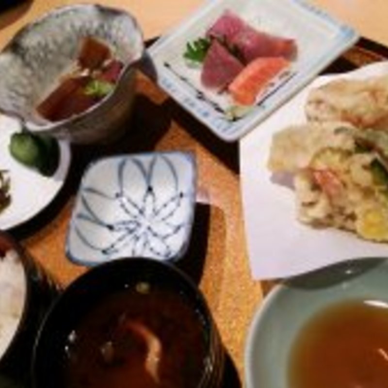 ランチ（刺身・天ぷら・小鉢・ライス・赤だし・漬物・コーヒー）(酒えん 第二章 )