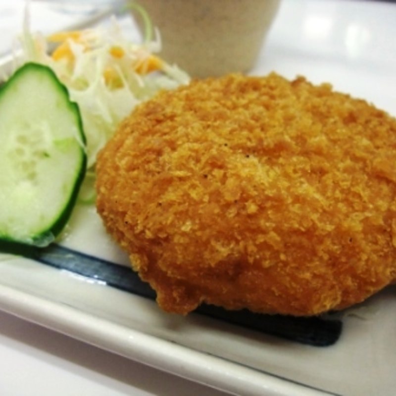 カニクリームコロッケ(酒房半田屋 新世界店)