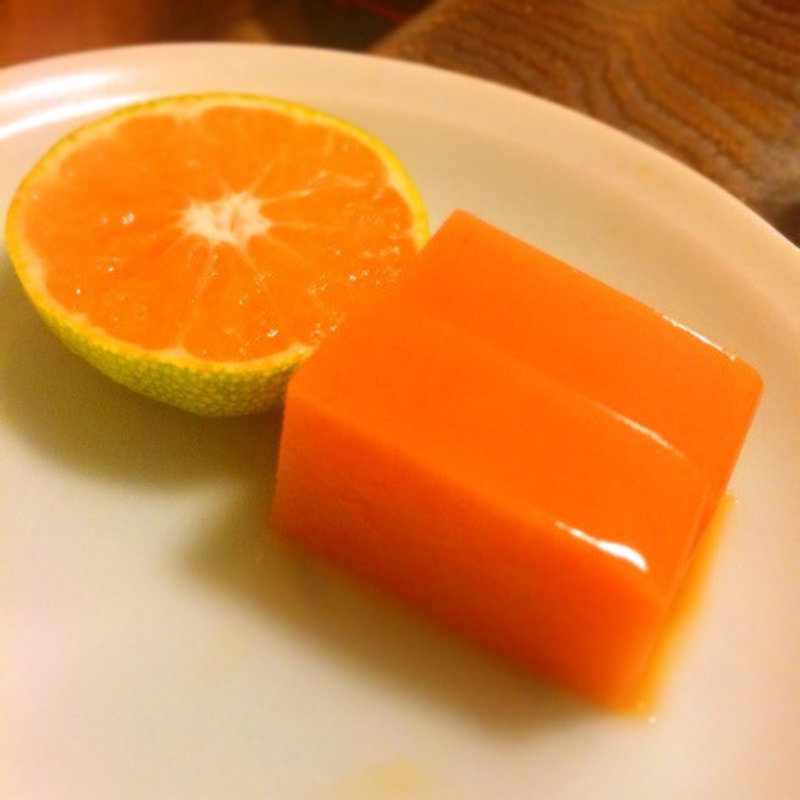 すっぱめのミカンに柿のゼリー(酒菜ぷらす)