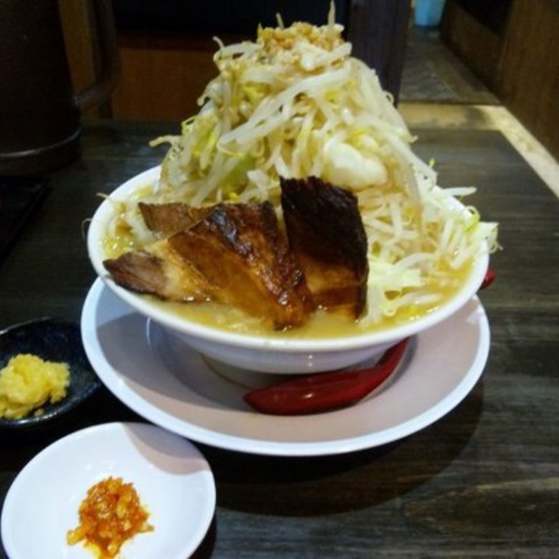 男の修行 200g 肉3枚ﾔｻｲｱﾌﾞﾗﾏｼﾏｼ ﾆﾝﾆｸｳﾏｶﾗ別皿(釈迦力 友 あびこ店)