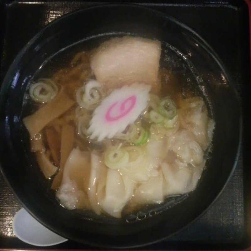 ワンタン麺（醤油・太麺）(里の蔵 )