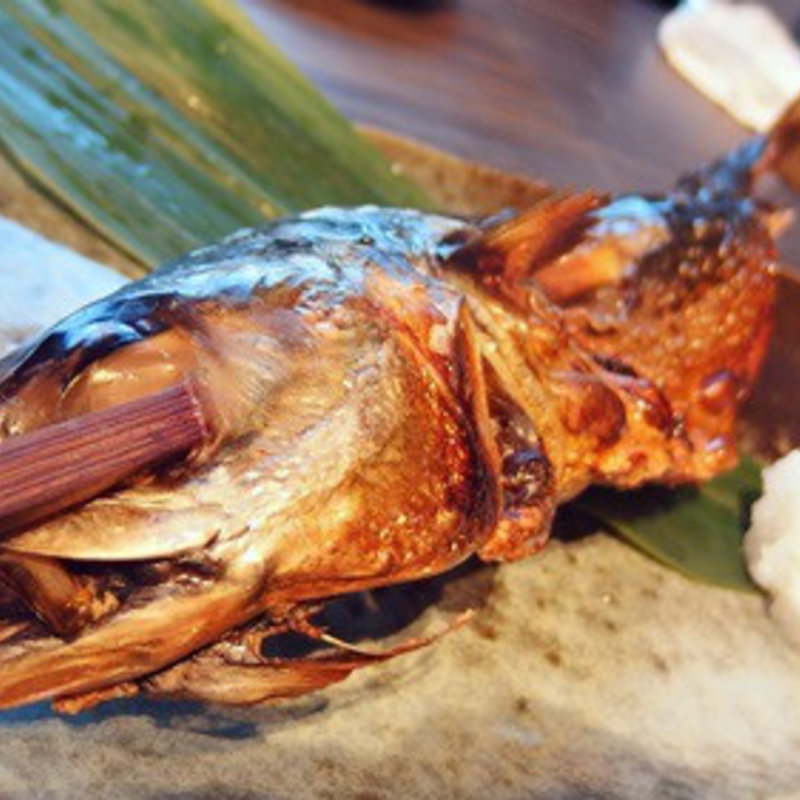 金華鯖の一夜干し（半身）(金市朗 市ヶ谷店 （キンイチロウ【旧店名】伊達藩いろり屋 二代目ごいち　GEMS市ヶ谷店）)