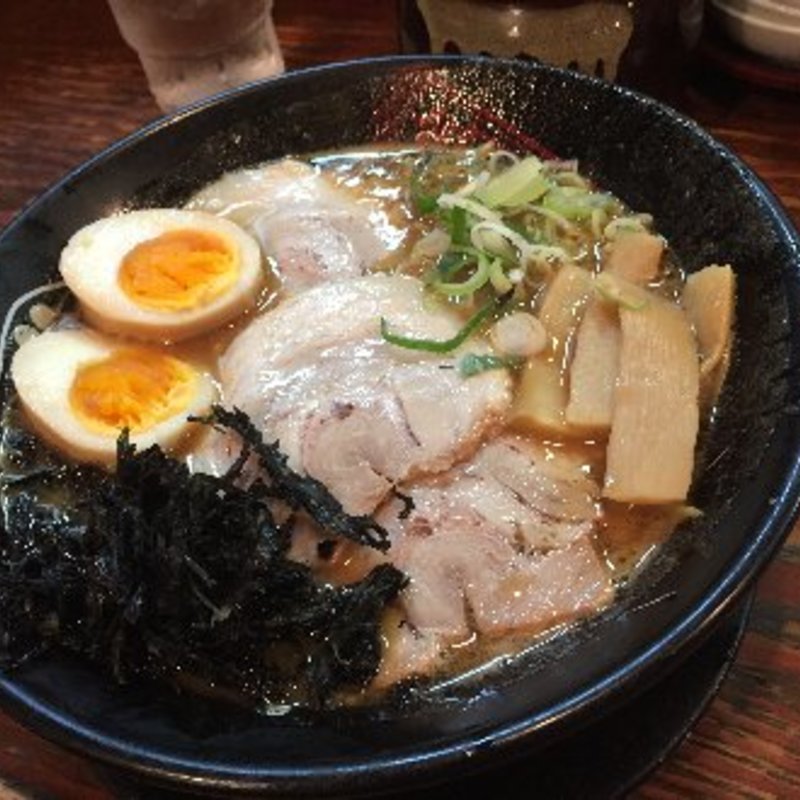 濃厚豚骨醤油(金澤濃厚中華そば　神仙 （シンセン）)