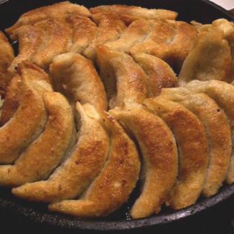 鉄鍋餃子1人前9個(鉄なべ荒江 本店)