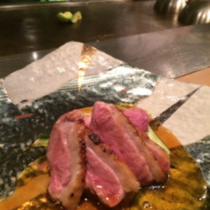 鴨の鉄板焼(鉄板キュイジーヌ セルペペ)