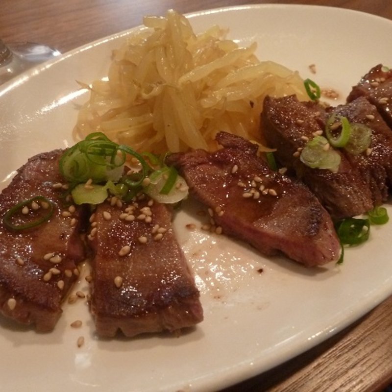 鉄板焼き厚切り牛タン(溝畑酒店)