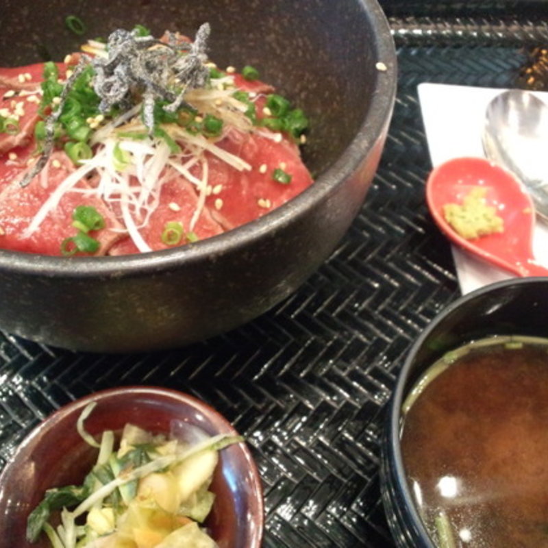 近江牛炙り丼（1日限定5食）(鉄板焼 勝治)